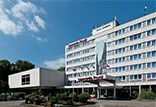 המלון ממוקם במרחק הליכה קצר ממתחם הקניות המרכזי, מריה הילפר שטראסה וקרוב לשלל האטרקציות היפות של הבירה האוסטרית